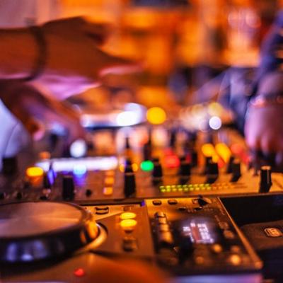 Person Playing Dj Mixer 2111016
